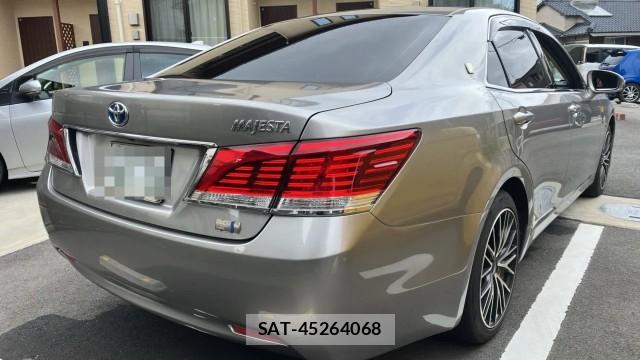 Toyota CROWN HYBRID 2013-04 8281639-12