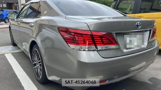 Toyota CROWN HYBRID 2013-04 8281639-13
