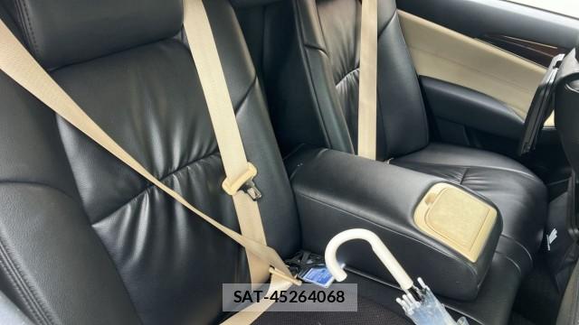 Toyota CROWN HYBRID 2013-04 8281639-6