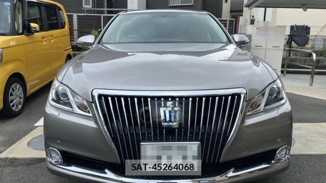 Toyota CROWN HYBRID 2013-04 8281639-9