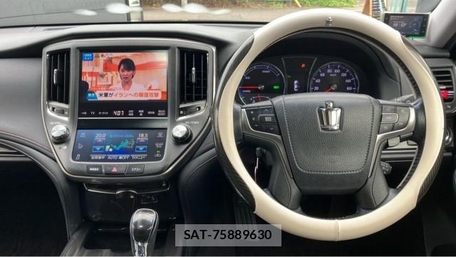 Toyota CROWN HYBRID 2013-02 8281656-16