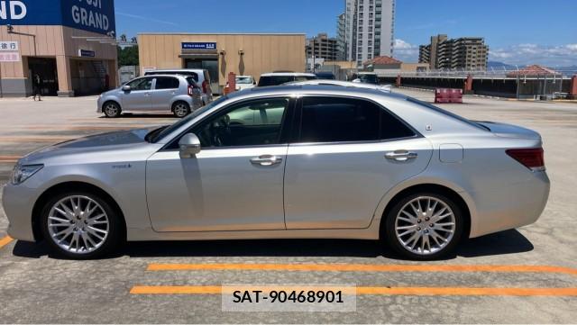Toyota CROWN HYBRID 2013-03 8281702-10