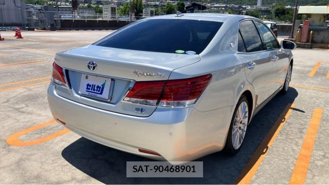 Toyota CROWN HYBRID 2013-03 8281702-12