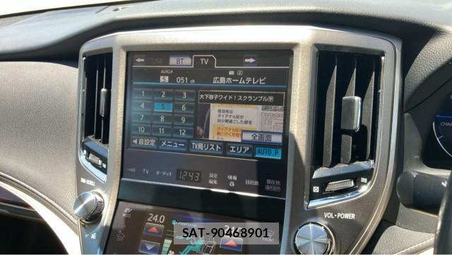 Toyota CROWN HYBRID 2013-03 8281702-4