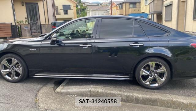 Toyota CROWN HYBRID 2019-09 8281885-10