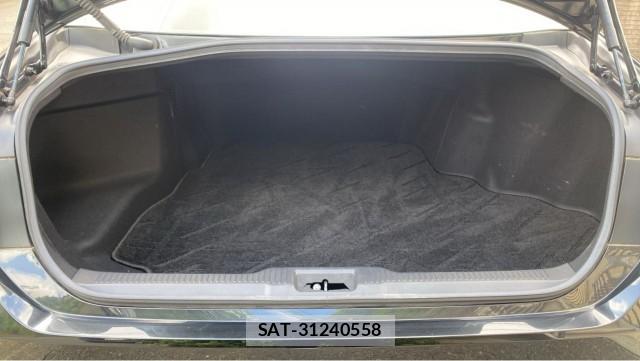 Toyota CROWN HYBRID 2019-09 8281885-17