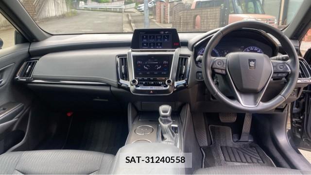 Toyota CROWN HYBRID 2019-09 8281885-2
