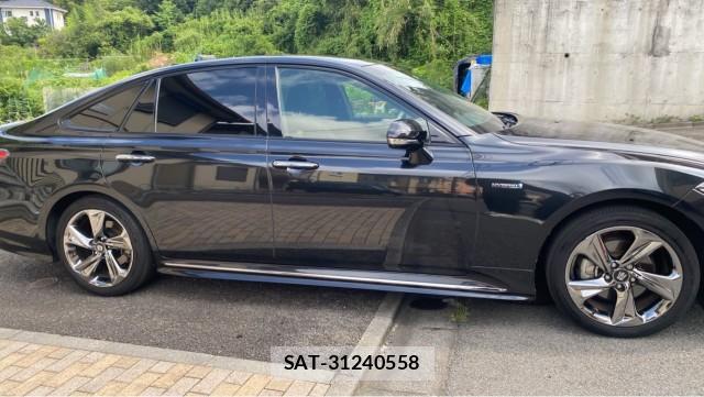 Toyota CROWN HYBRID 2019-09 8281885-3