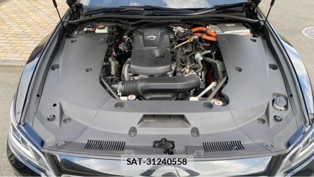 Toyota CROWN HYBRID 2019-09 8281885-7