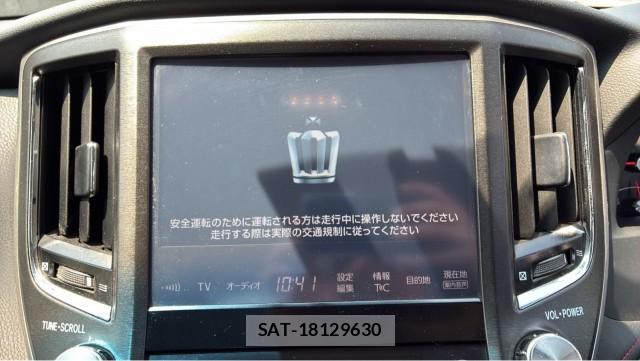 Toyota CROWN HYBRID 2016-04 8282044-4
