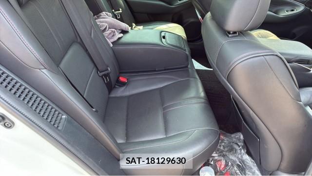 Toyota CROWN HYBRID 2016-04 8282044-6