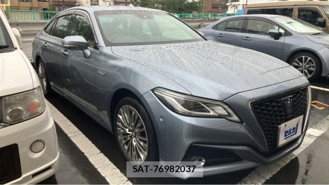 Toyota CROWN HYBRID 2018-06 8282379-11