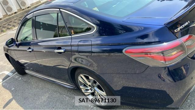 Toyota CROWN HYBRID 2021-06 8282463-10