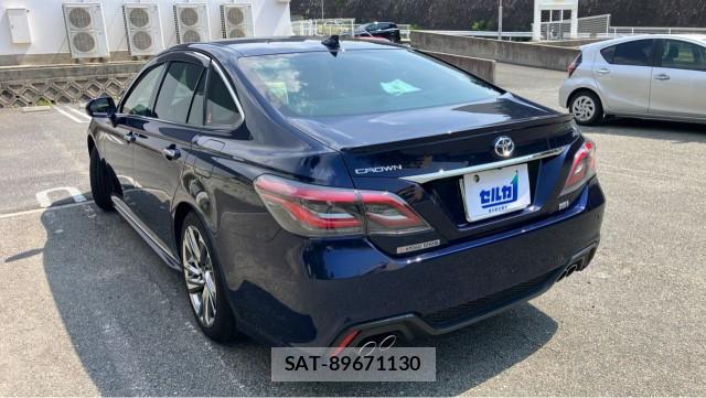 Toyota CROWN HYBRID 2021-06 8282463-13