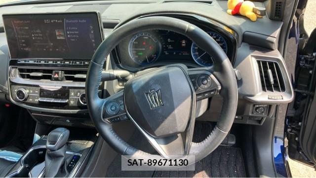 Toyota CROWN HYBRID 2021-06 8282463-16