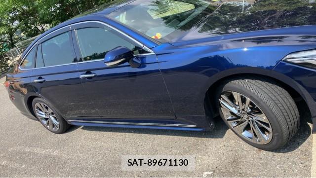 Toyota CROWN HYBRID 2021-06 8282463-3