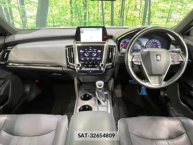 Toyota CROWN HYBRID 2019-03 8282657-1