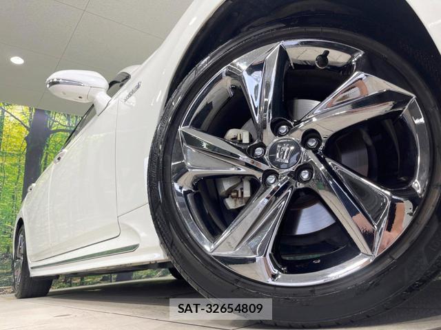 Toyota CROWN HYBRID 2019-03 8282657-12