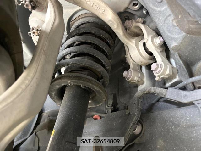 Toyota CROWN HYBRID 2019-03 8282657-19