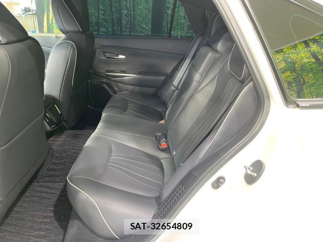 Toyota CROWN HYBRID 2019-03 8282657-8