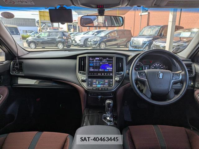Toyota CROWN HYBRID 2013-05 8282694-2