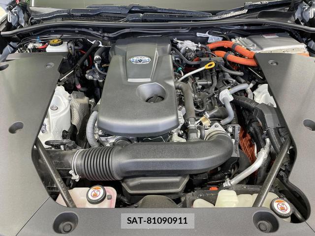 Toyota CROWN HYBRID 2019-02 8282953-17