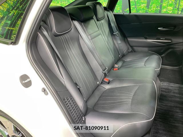 Toyota CROWN HYBRID 2019-02 8282953-8