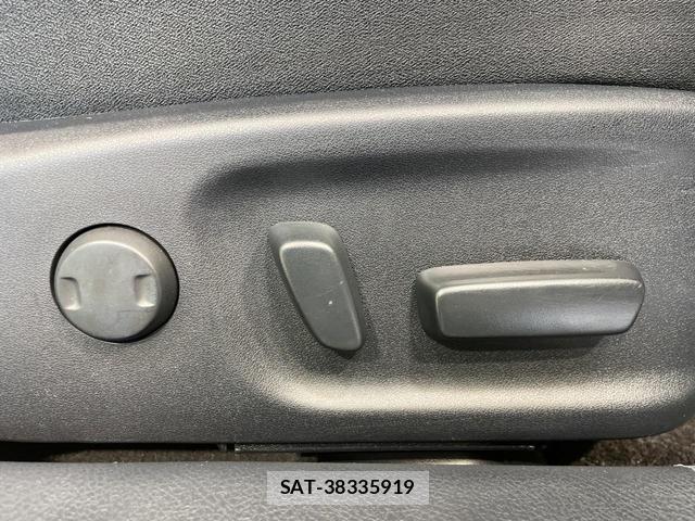 Toyota CROWN HYBRID 2013-07 8282954-5