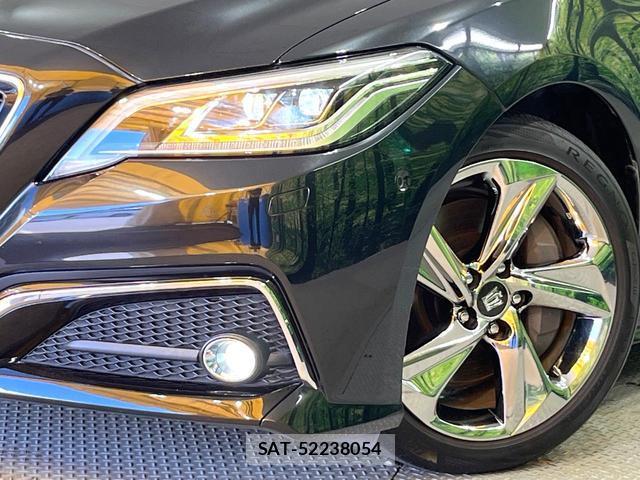 Toyota CROWN HYBRID 2018-07 8283479-11
