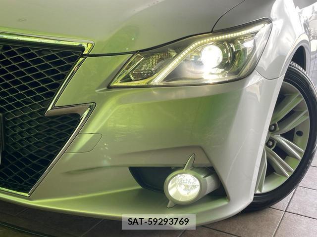 Toyota CROWN HYBRID 2013-09 8283596-11
