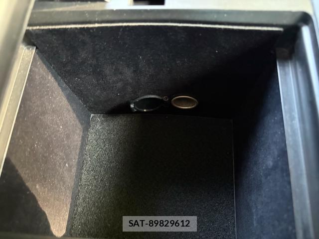Toyota CROWN HYBRID 2014-01 8284060-6