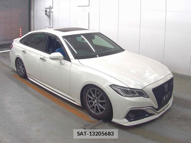 Toyota CROWN HYBRID 2018-08 8284371-0