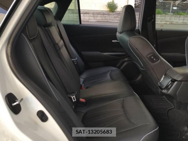 Toyota CROWN HYBRID 2018-08 8284371-3