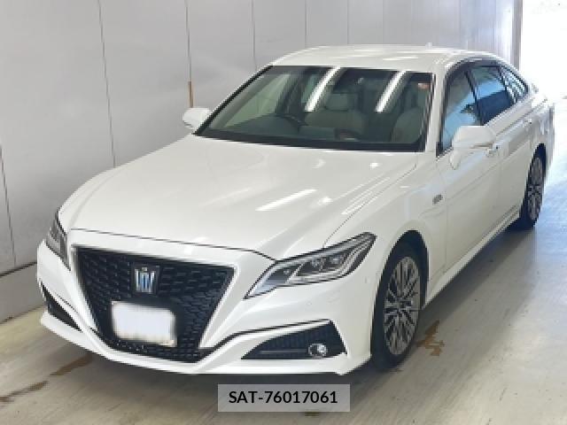 Toyota CROWN HYBRID 2018-11 8284414-0