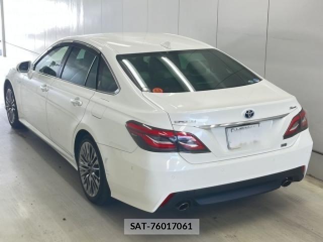Toyota CROWN HYBRID 2018-11 8284414-1