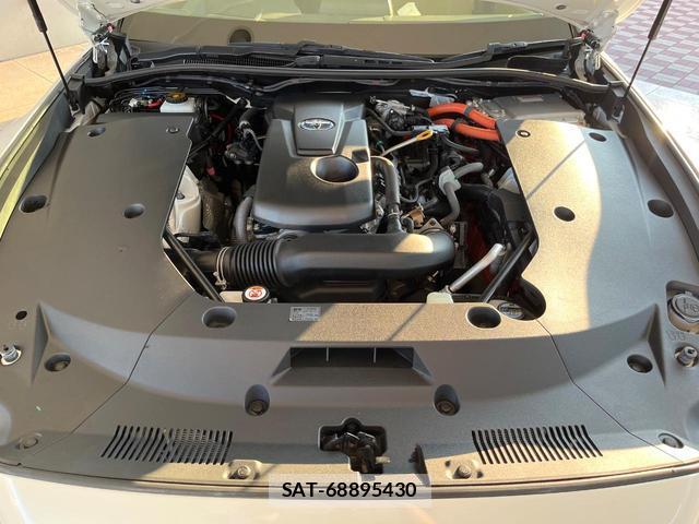 Toyota CROWN HYBRID 2018-06 8284450-18
