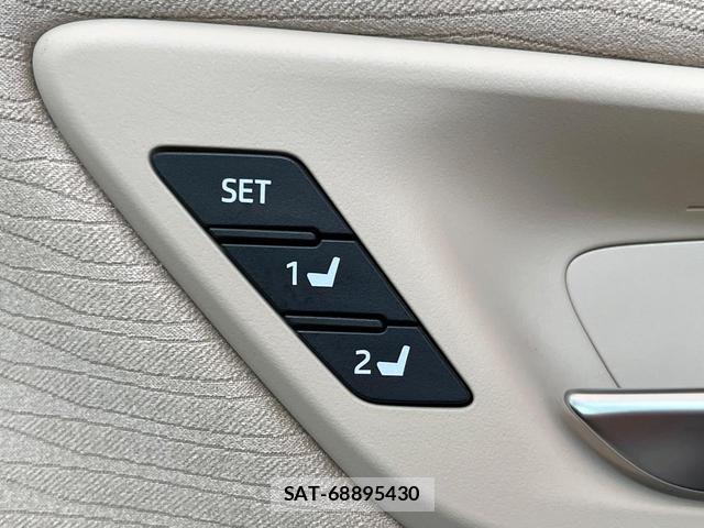 Toyota CROWN HYBRID 2018-06 8284450-3