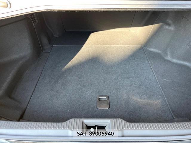 Toyota CROWN HYBRID 2018-07 8284452-10