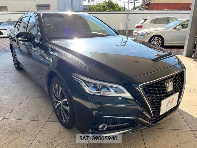 Toyota CROWN HYBRID 2018-07 8284452-16