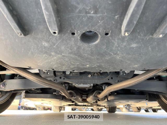 Toyota CROWN HYBRID 2018-07 8284452-19