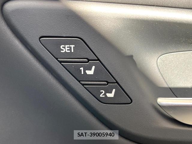 Toyota CROWN HYBRID 2018-07 8284452-7