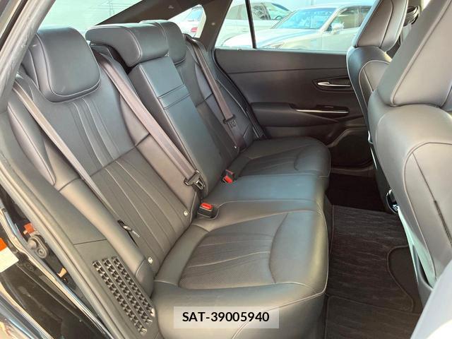 Toyota CROWN HYBRID 2018-07 8284452-9
