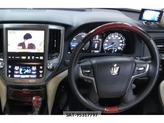 Toyota CROWN MAJESTA 2016 8278530-2