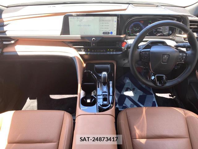 Toyota CROWN 2025-01 8279435-1