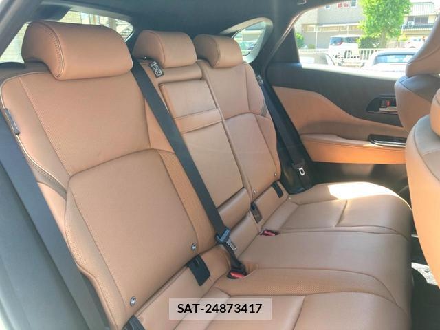 Toyota CROWN 2025-01 8279435-8