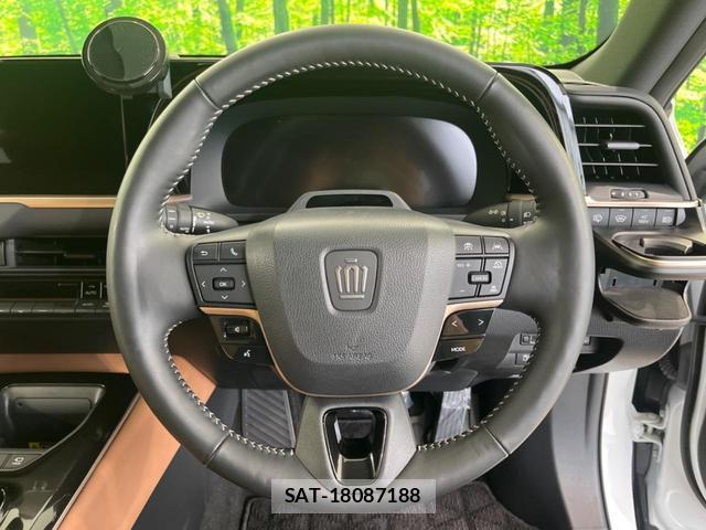 Toyota CROWN 2023-12 8279627-10