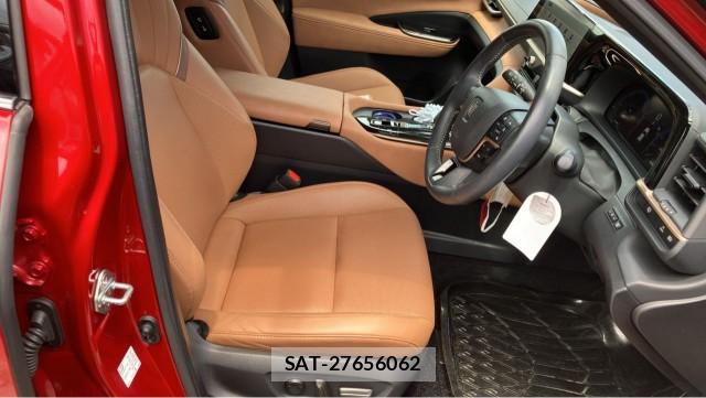 Toyota CROWN 2024-02 8280701-5