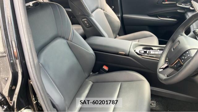 Toyota CROWN 2023-11 8280719-5