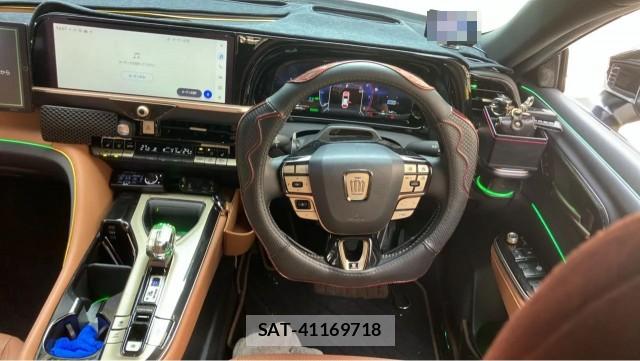 Toyota CROWN 2024-05 8281916-16