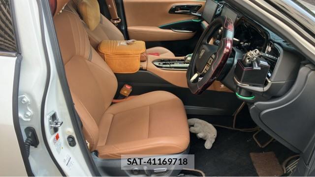 Toyota CROWN 2024-05 8281916-5